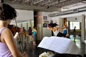 photo by Lena Silva of the Framers rehearsing 